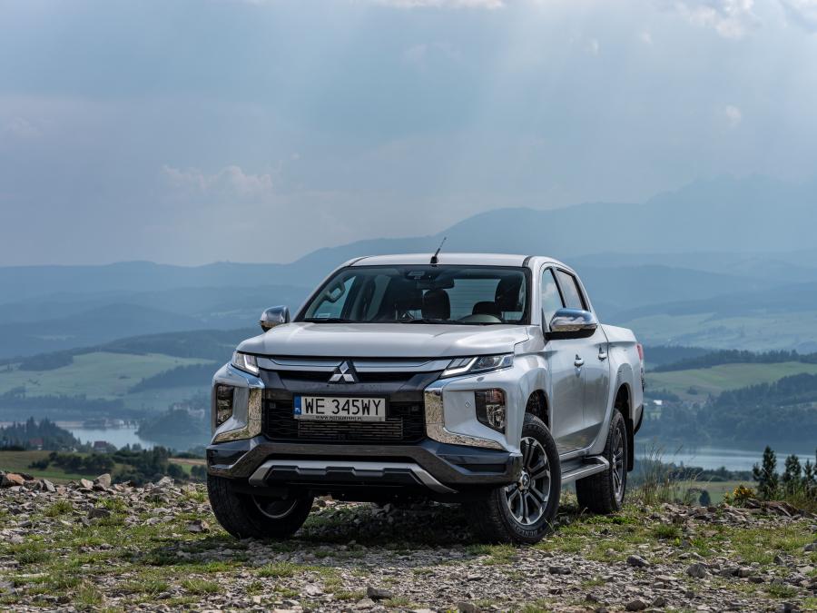  Mitsubishi L200 Double Cab 2019 года  (WW) (фото 3 из 42)